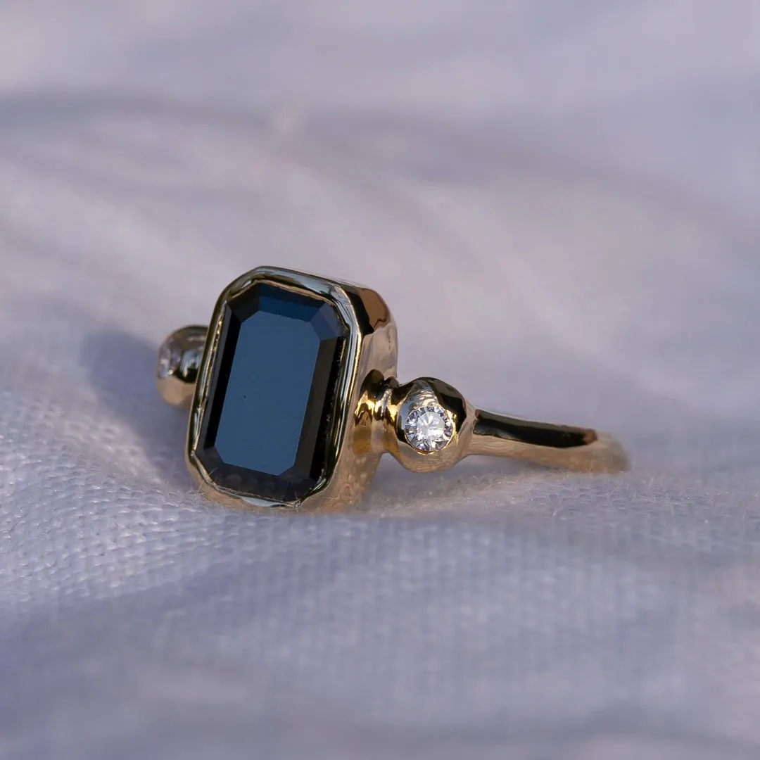 /public/photos/live/Black Onyx Radiant Cut Moissanite 3 Stone Wedding Gift Ring 968 (2).webp